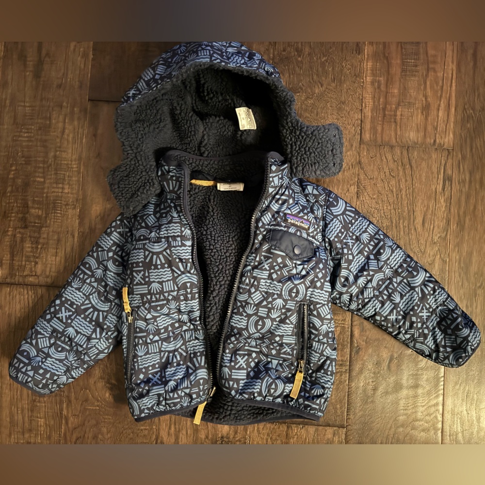 Patagonia Tribbles winter coat. 3T- Blue Pattern